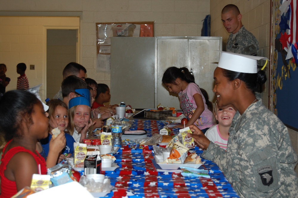 Holiday Elementary School displays appreciation for Bastogne Soldiers