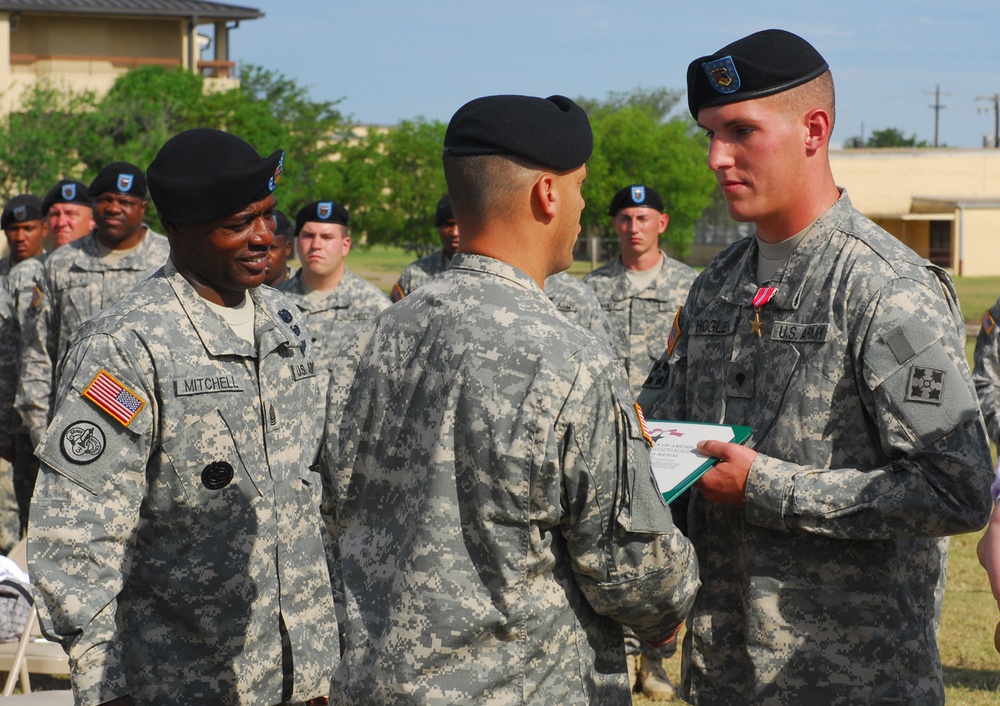&quot;Iron Knights&quot; award medals to combat veterans