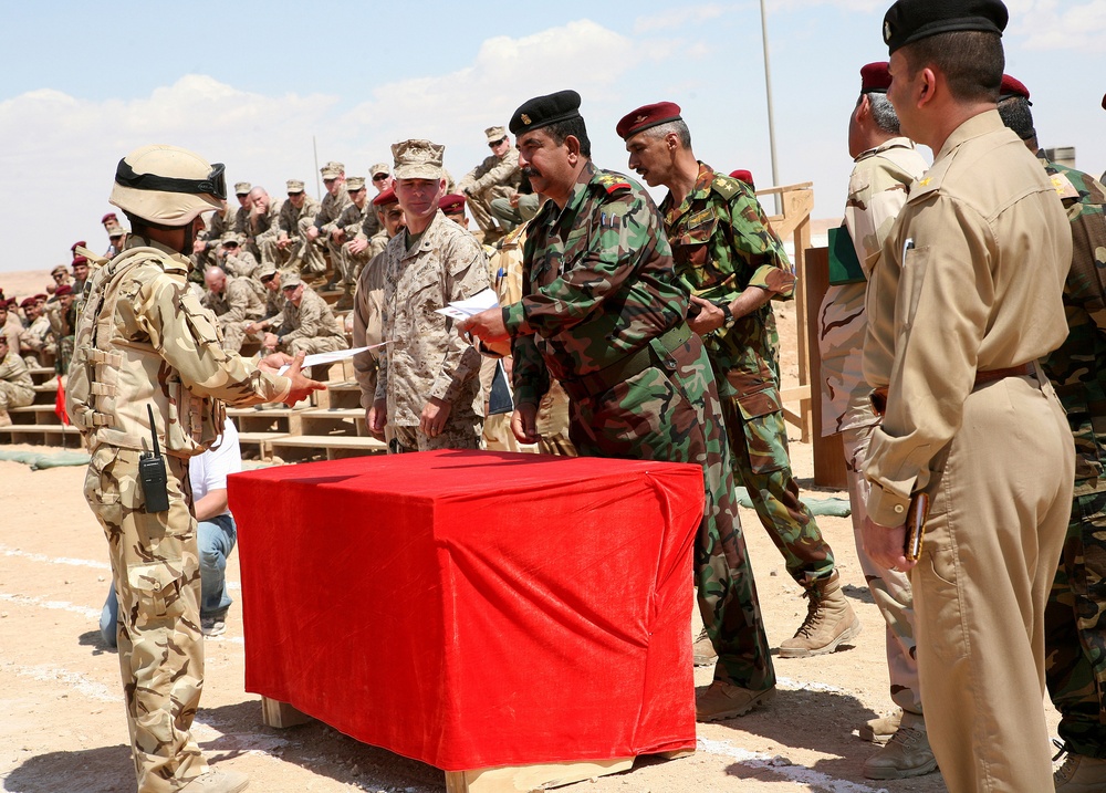 7th Iraqi Army Division soldiers graduate commando course