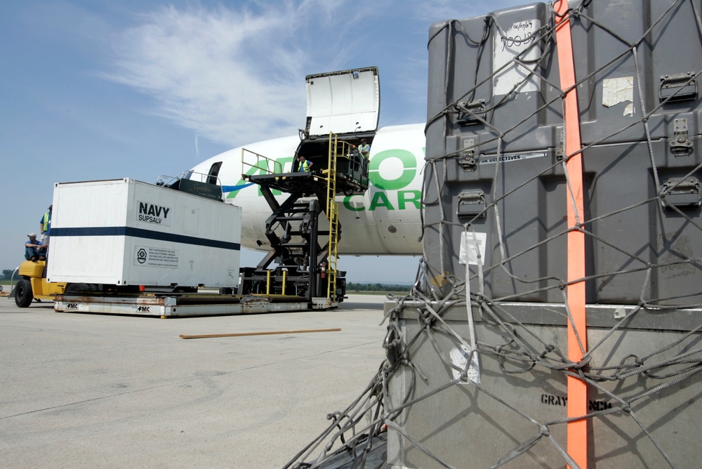 U.S. Navy gear on the way to help with Air France flight recorder search