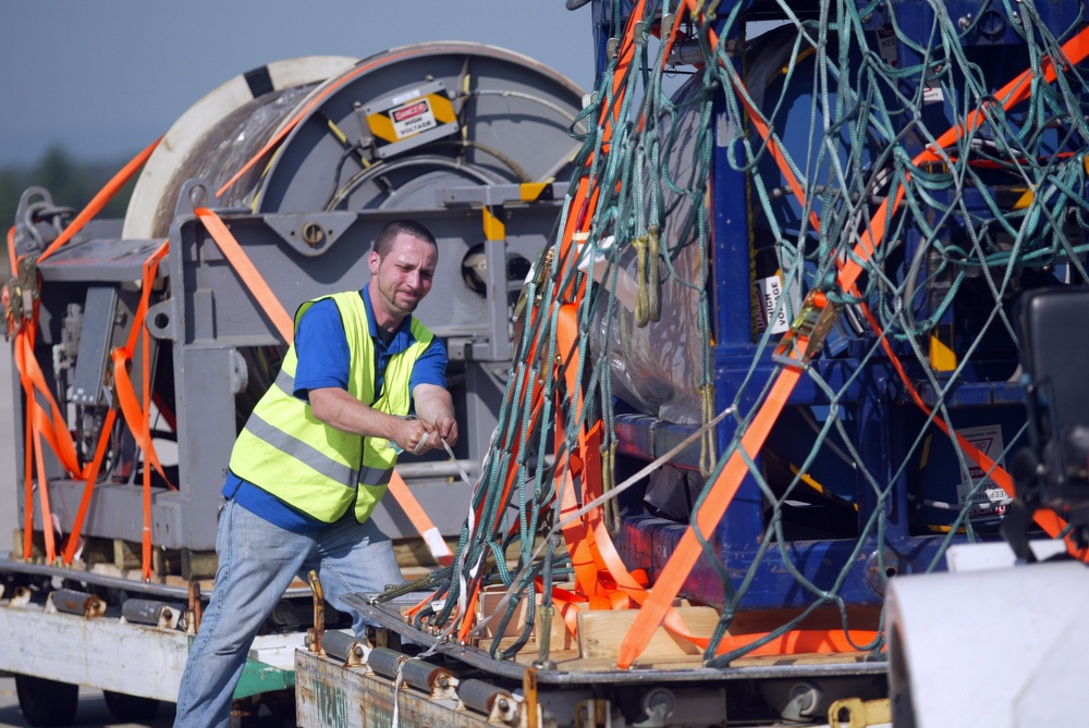 U.S. Navy gear on the way to help with Air France flight recorder search