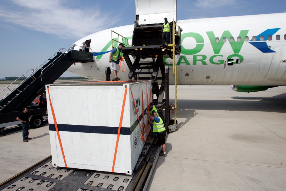 U.S. Navy gear on the way to help with Air France flight recorder search