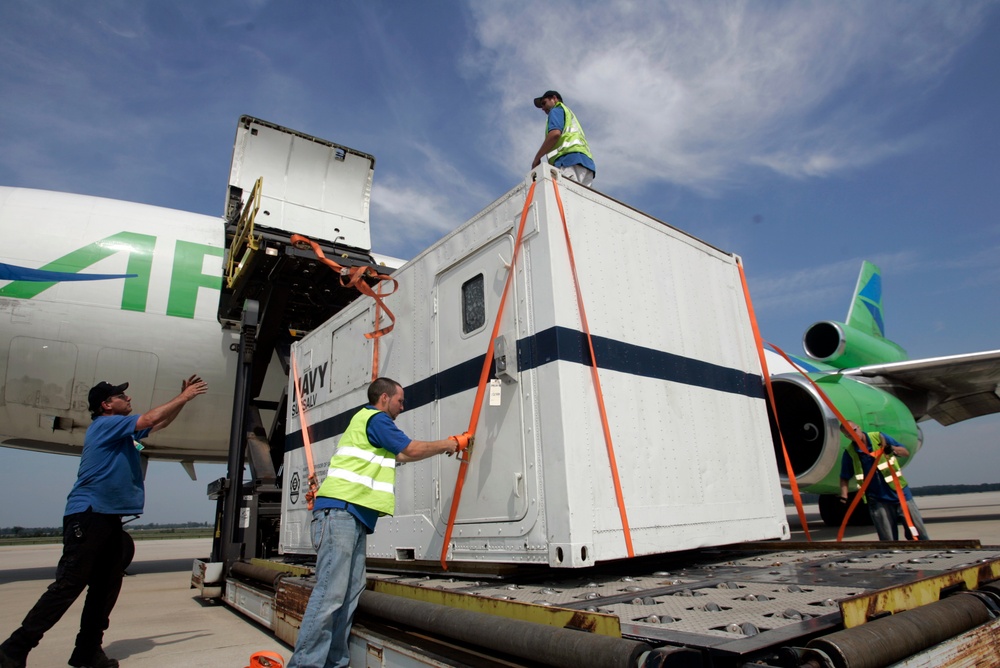 U.S. Navy gear on the way to help with Air France flight recorder search