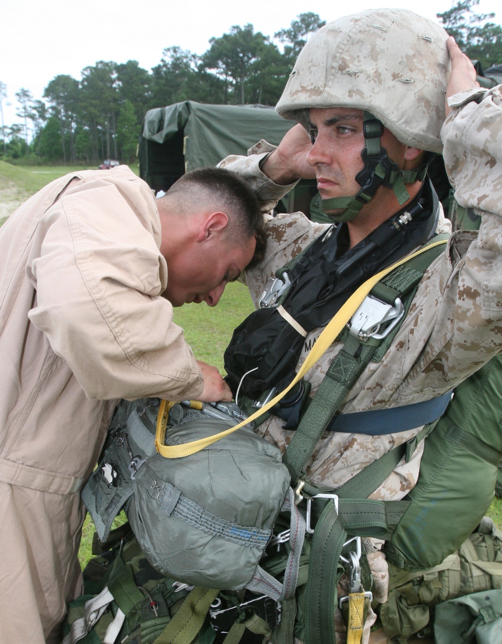 2nd Recon Conducts Parachute Training