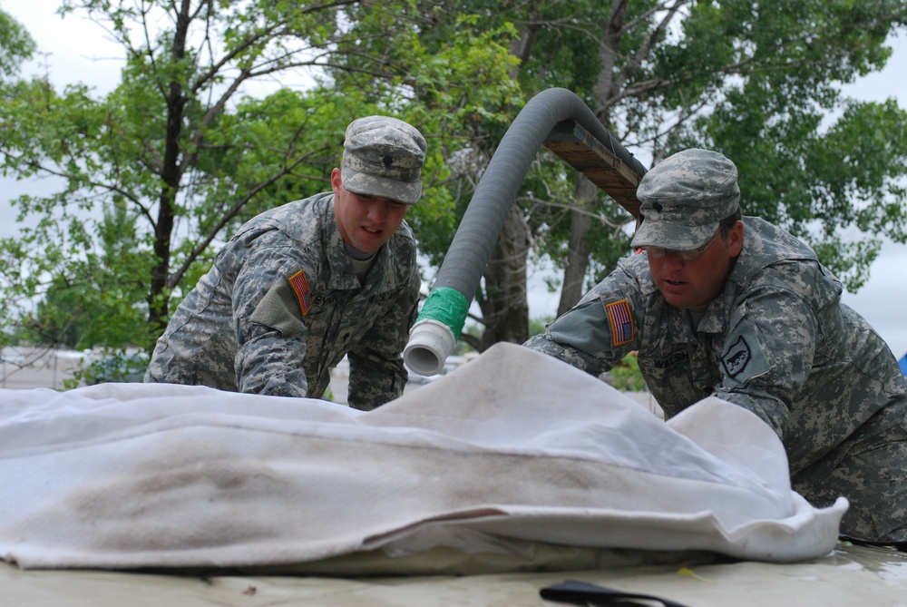 Guard units purify water for Golden Coyote