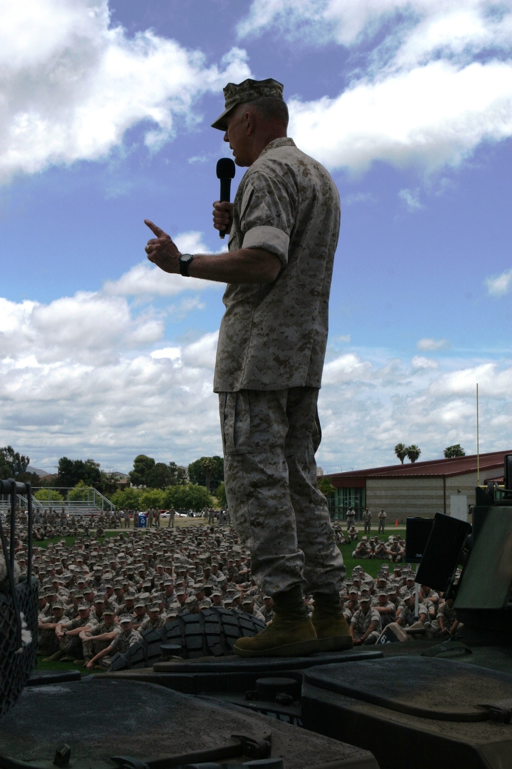 Commandant and Sergeant Major of the Marine Corps Visit Camp Pendleton