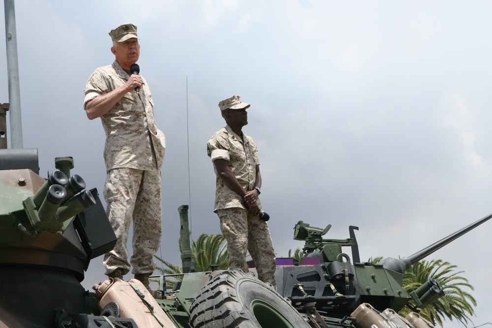 Commandant and Sergeant Major of the Marine Corps Visit Camp Pendleton