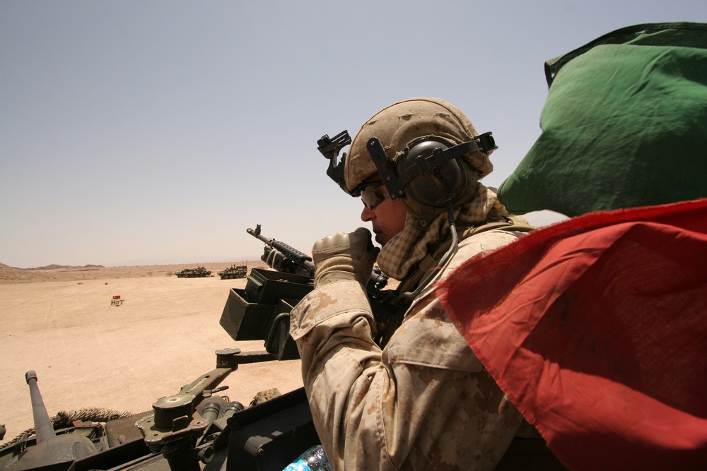 Marine Training In The Desert Builds Small Unit Leadership