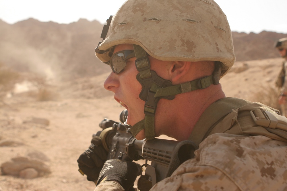 Marine Training In The Desert Builds Small Unit Leadership