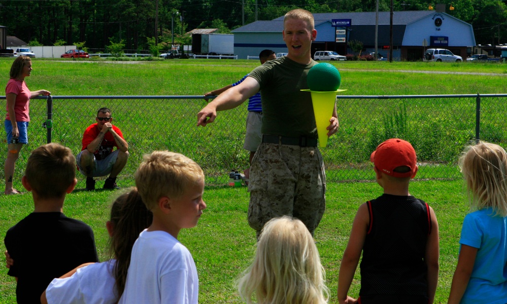 Marines Support Local Elementary School