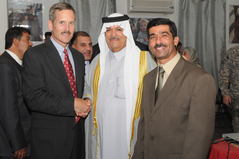 Soldiers, Iraqis hold fairwell for reconstruction team leader