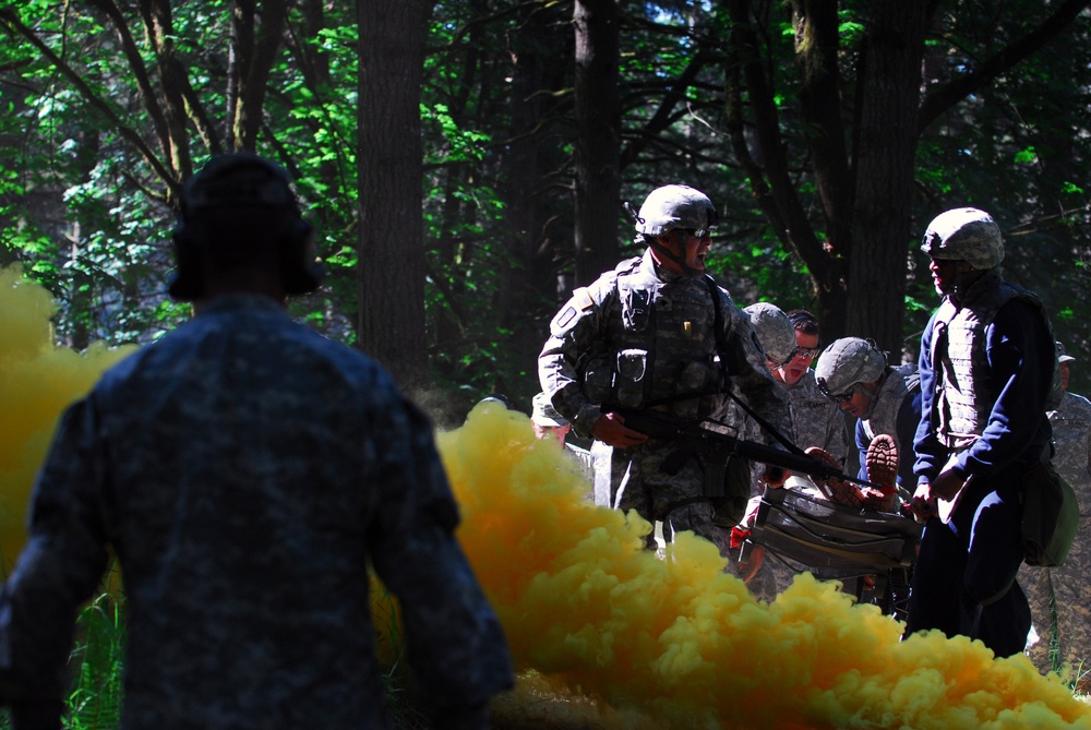 DVIDS - News - Fort Lewis hosts team-building day with Seahawks