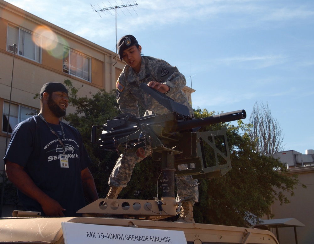 Seahawks Visit Fort Lewis
