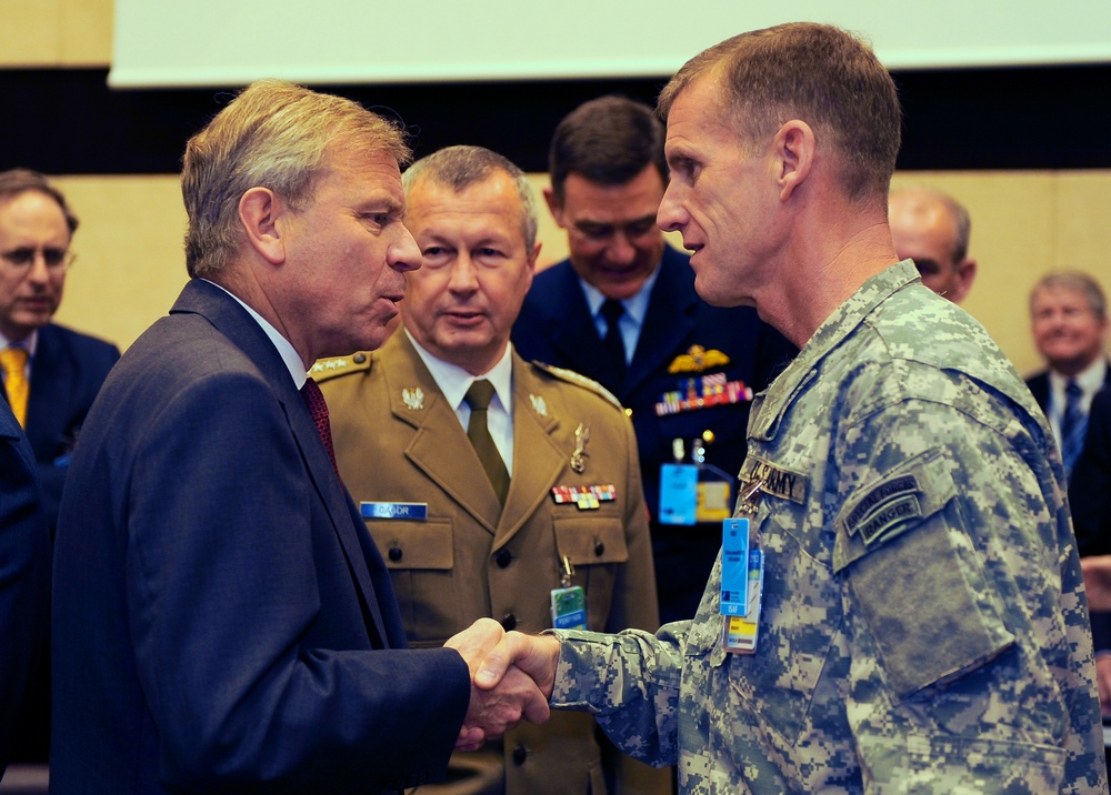Gates, Secretary General Express Satisfaction With NATO Conference