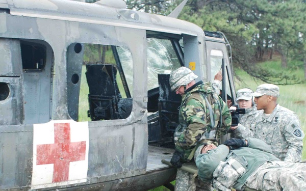 Service Members Benefit From Army/Navy Medical Collaboration