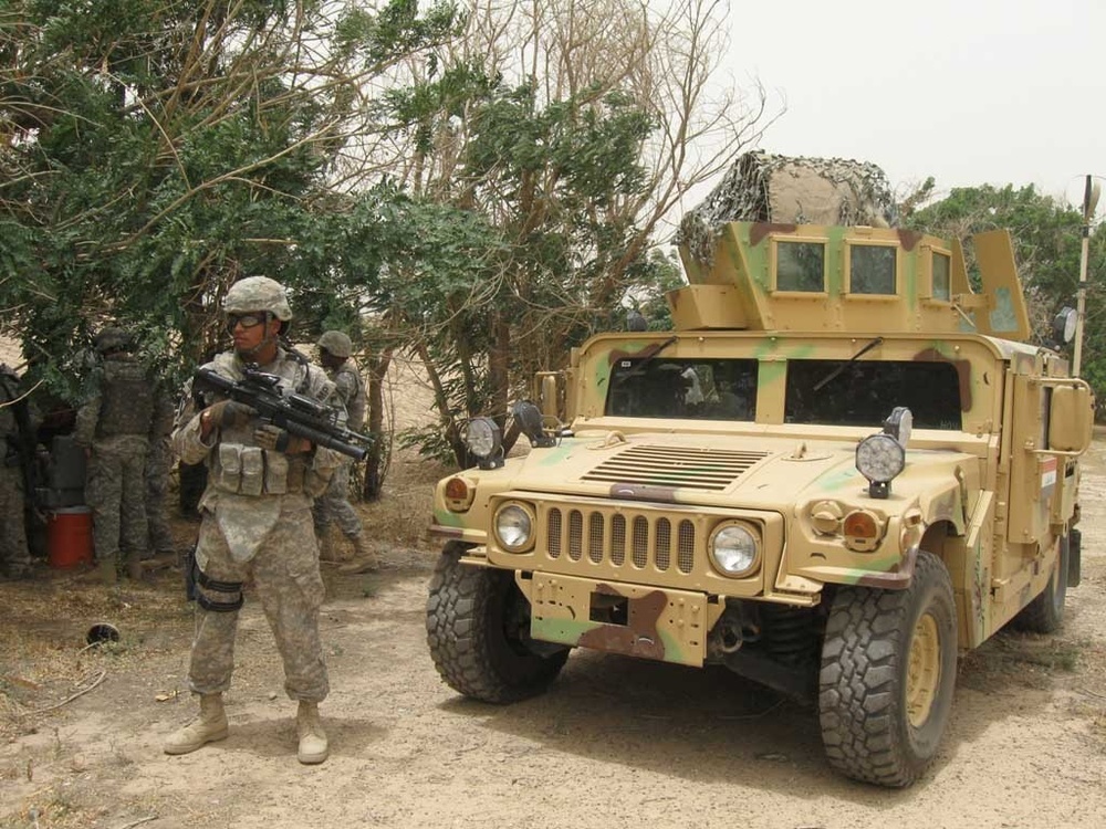 Joint explosives ordnance detachment training at Baghdad Island