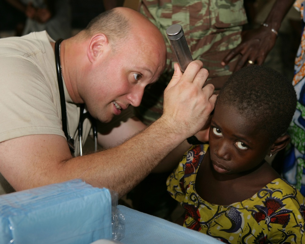 Helping Hands Mend Bodies During SHARED ACCORD 09