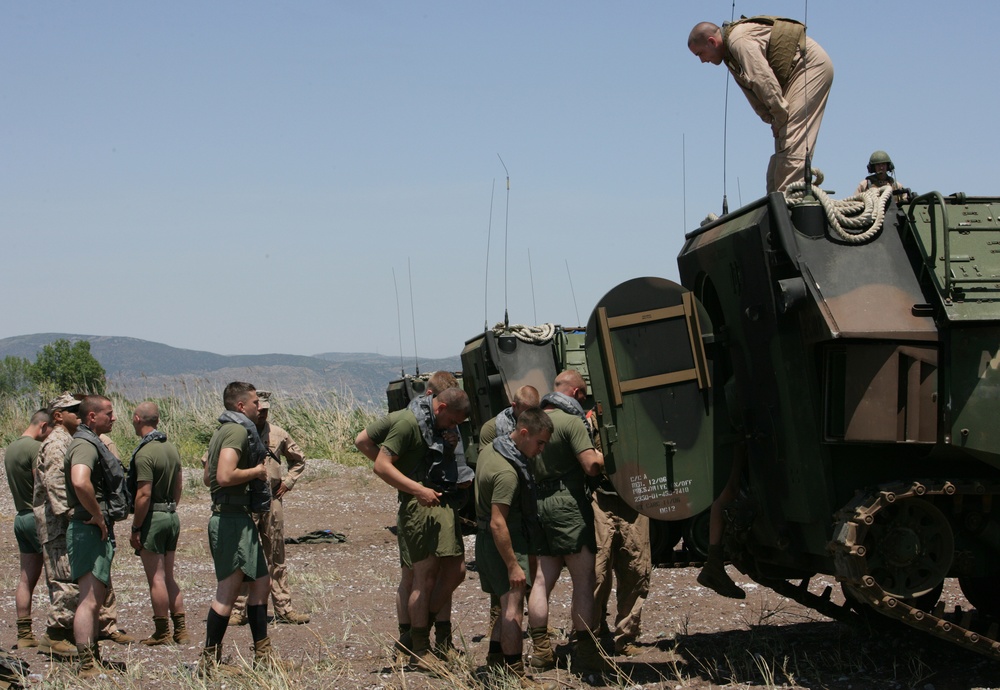 22nd Marine Expeditionary Unit Trains in Greece