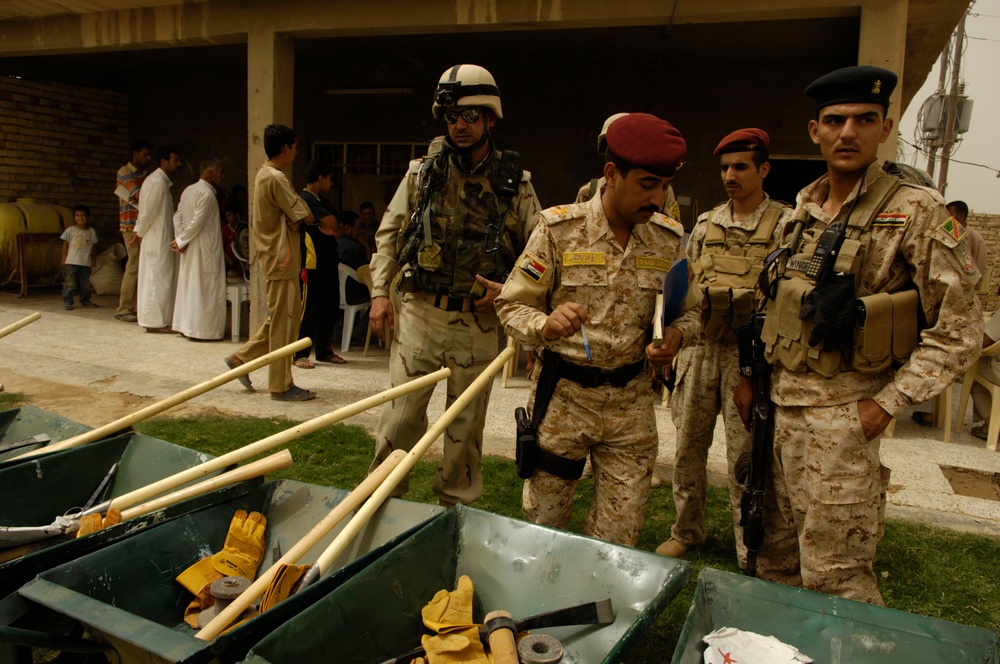 Humanitarian Assistance in Bey'a, Iraq