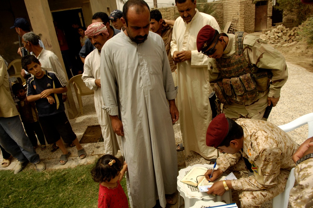 Humanitarian assistance in Bey'a, Iraq