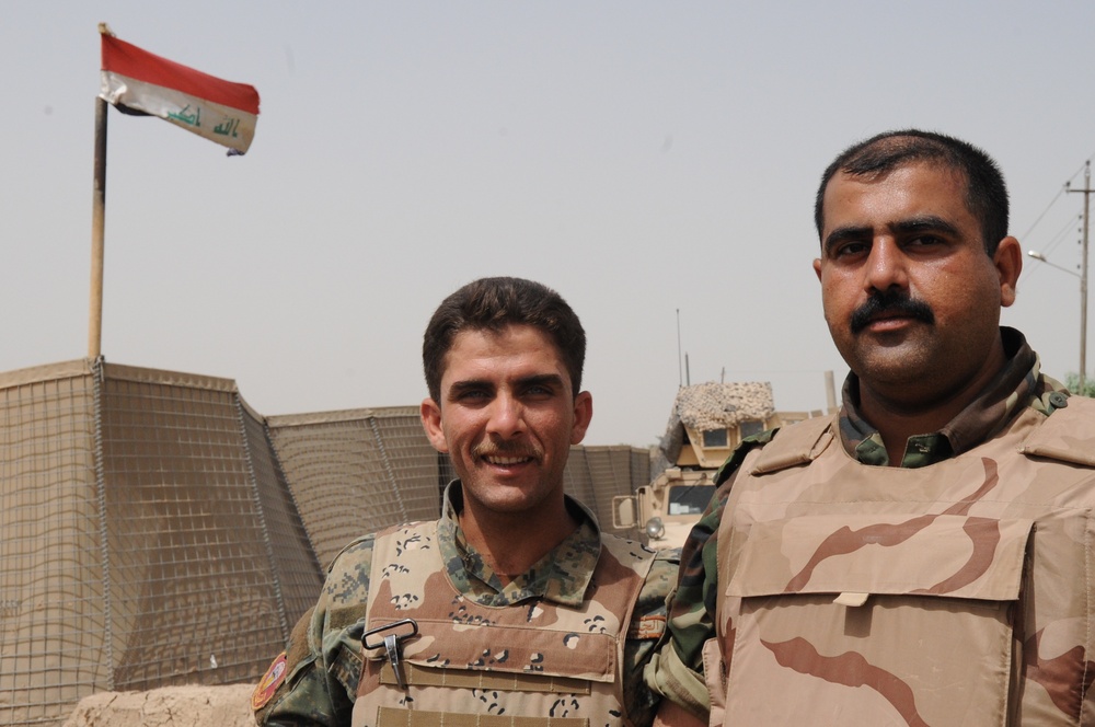 Iraqi soldiers patrol neighborhood east of Baghdad, Iraq