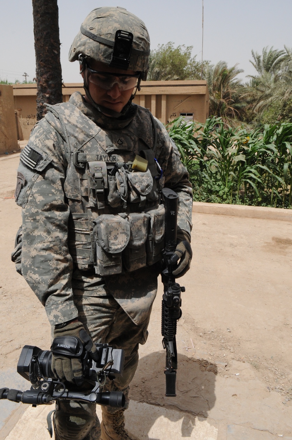 Iraqi soldiers patrol neighborhood east of Baghdad, Iraq