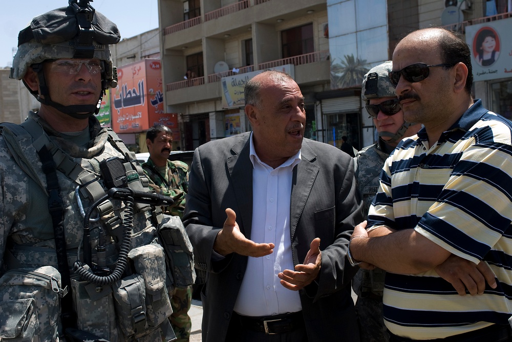 U.S. troops make effort to clean up Al Ashar canal