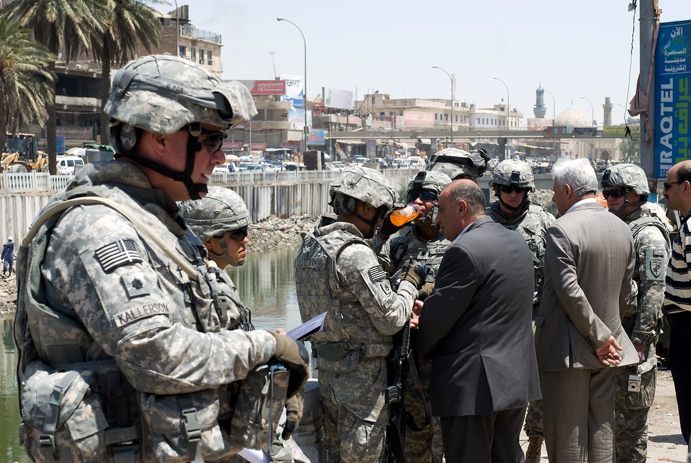 U.S. troops make effort to clean up Al Ashar canal