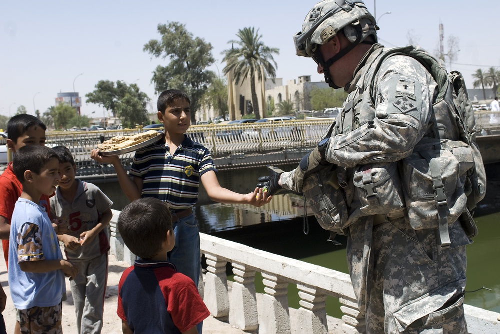 U.S. troops make effort to clean up Al Ashar canal