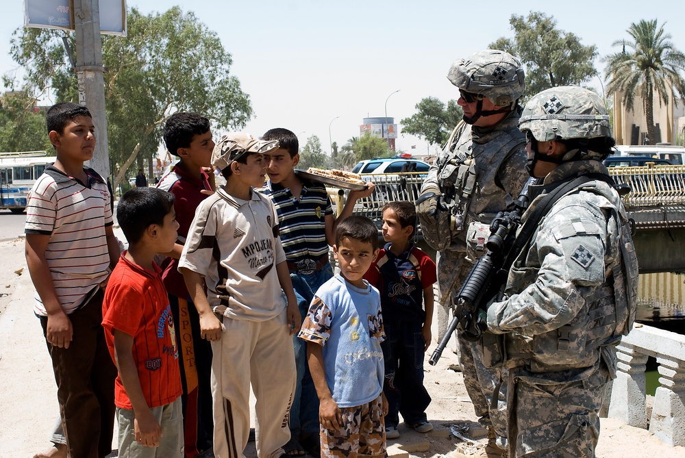 U.S. troops make effort to clean up Al Ashar canal