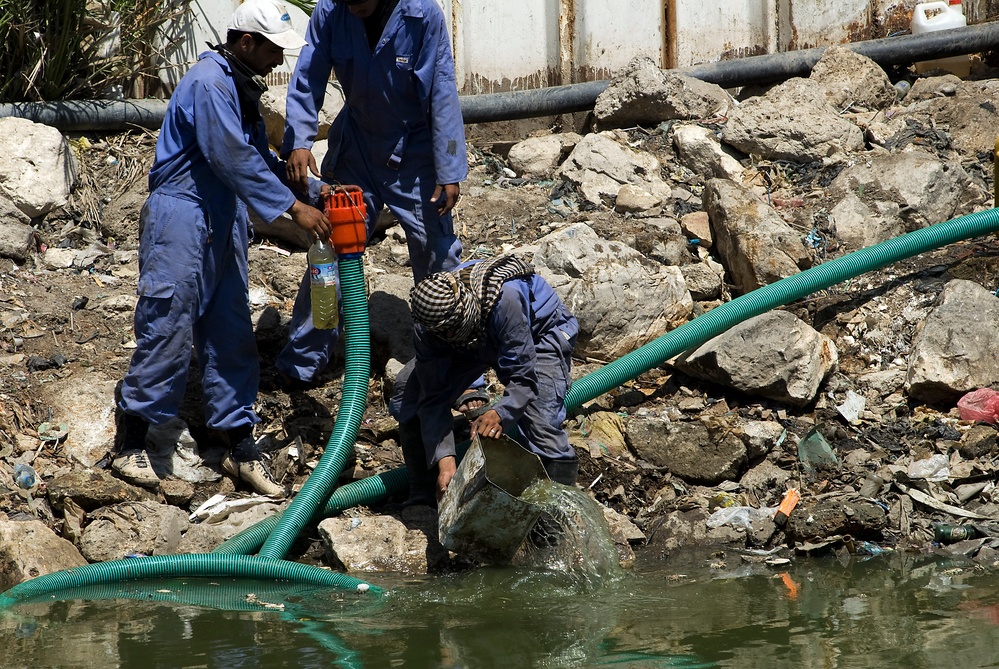 U.S. troops make effort to clean up Al Ashar canal