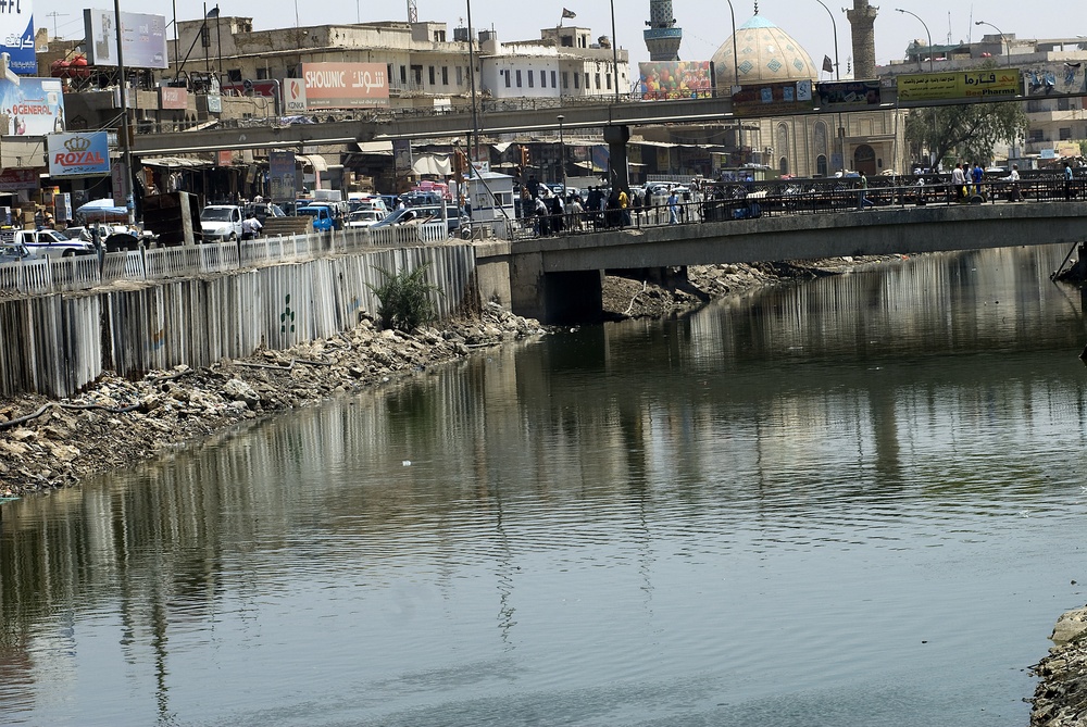 U.S. troops make effort to clean up Al Ashar canal