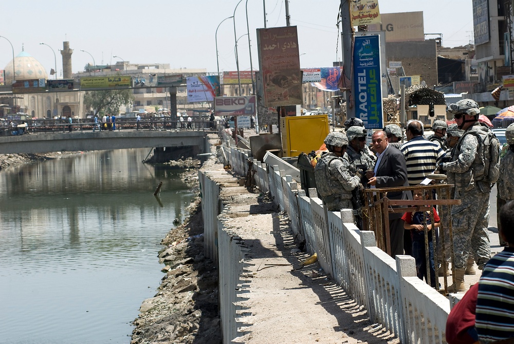 U.S. troops make effort to clean up Al Ashar canal