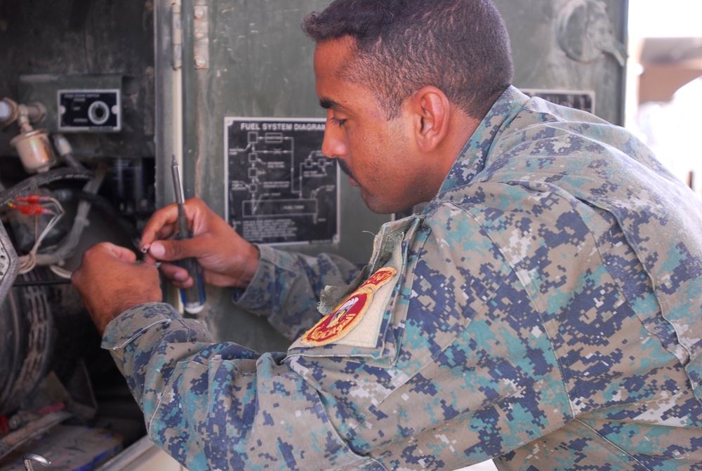 Iraqis continue generator maintenance, repair training