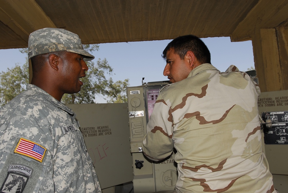Iraqis continue generator maintenance, repair training