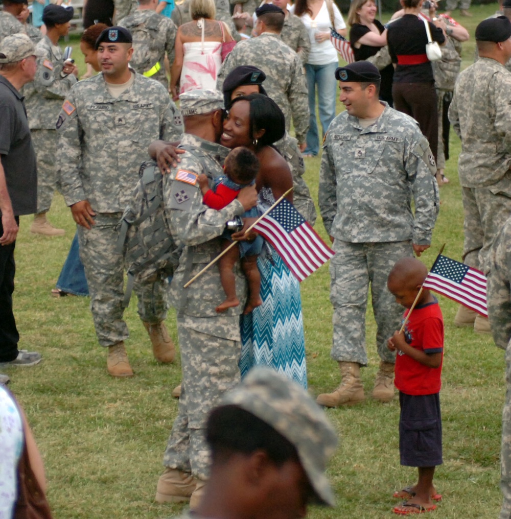 4th Combat Aviation Brigade successfully redeploys in time for Father's Day