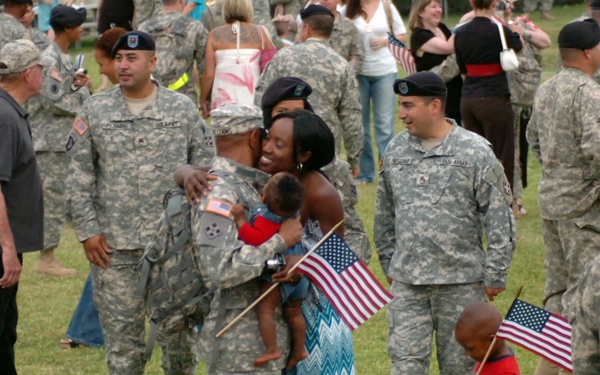 4th Combat Aviation Brigade successfully redeploys in time for Father's Day