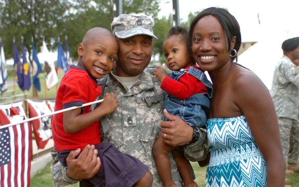 4th Combat Aviation Brigade successfully redeploys in time for Father's Day