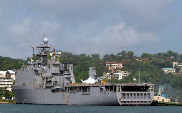 USS Oak Hill docks and prepares to support exercises