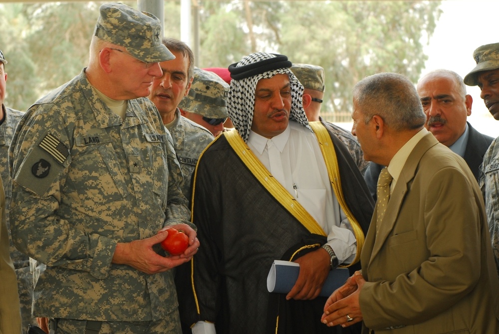 Iraqi farmers' market opens for business