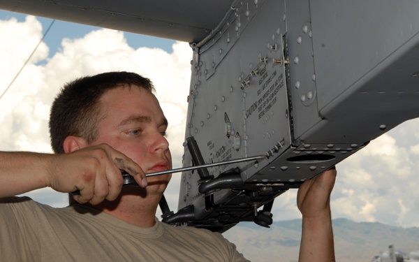 A-10 'assembly-line' maintenance concept a model of efficiency