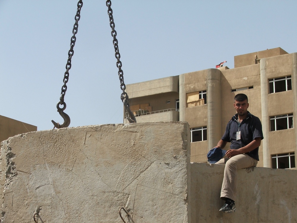 Iraqis advance barriers at Joint Security Station Loyalty