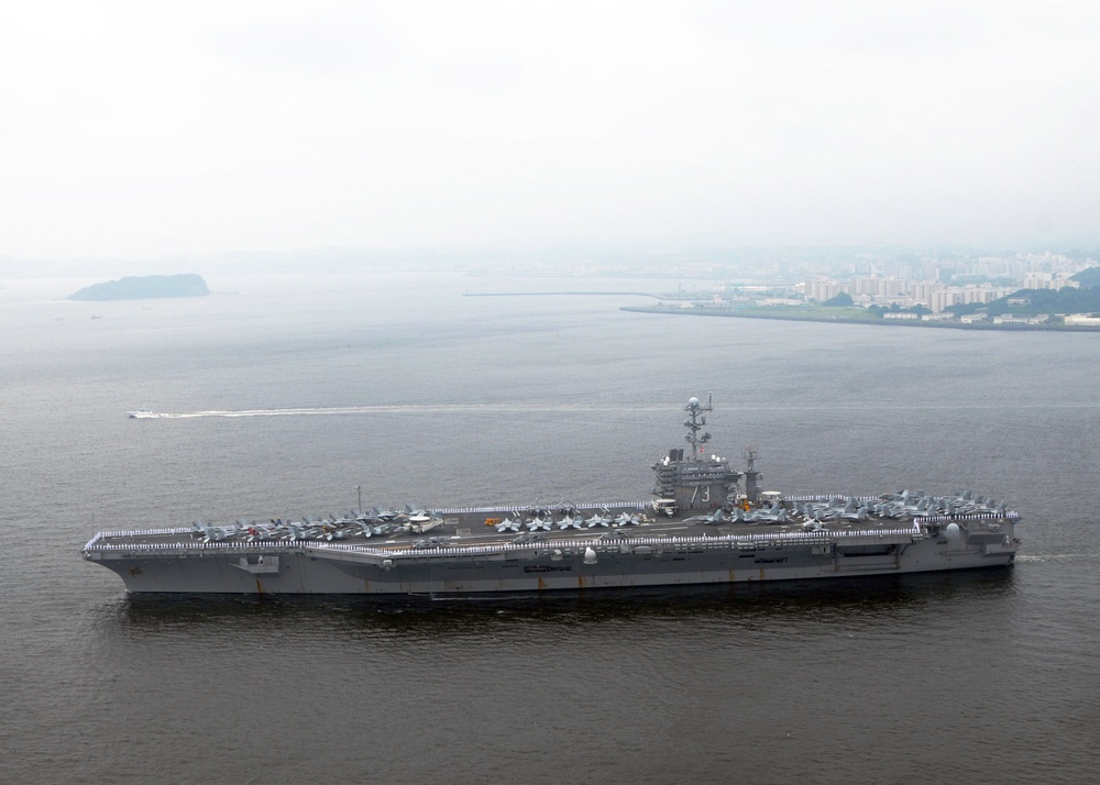 USS George Washington Departs