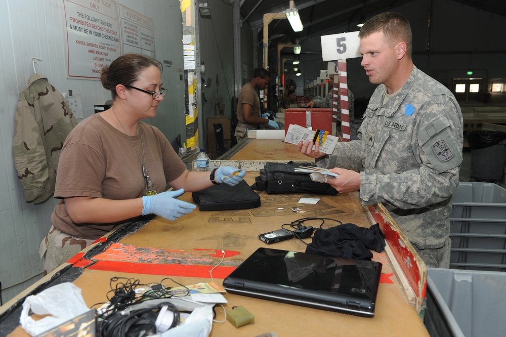 Navy customs keeps troops moving out for rest and recuperation