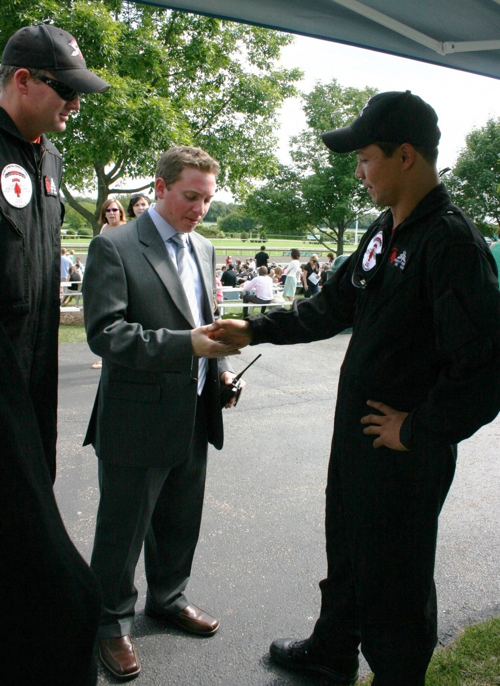 Chicagoland Soldiers and the USASOC 'Black Daggers' Participate in 'Salute to the Troops' Day