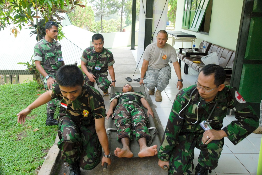 Guam Medic's trains Indonesian counterparts