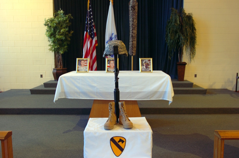 1st Cavalry Division Honors Three Fallen Greywolves During Memorial