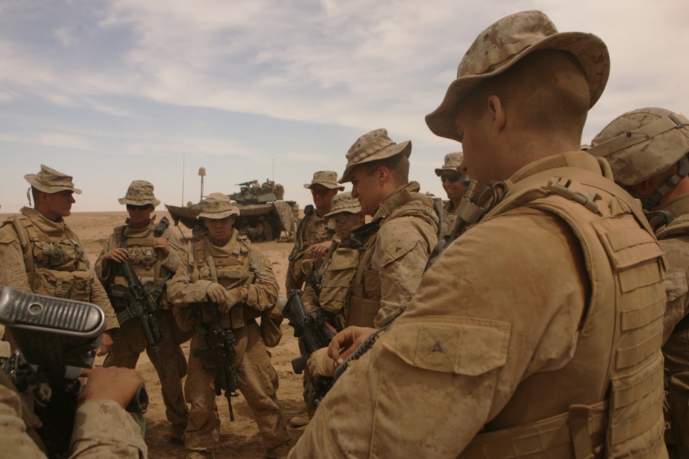 Marines plan reconnaissance mission