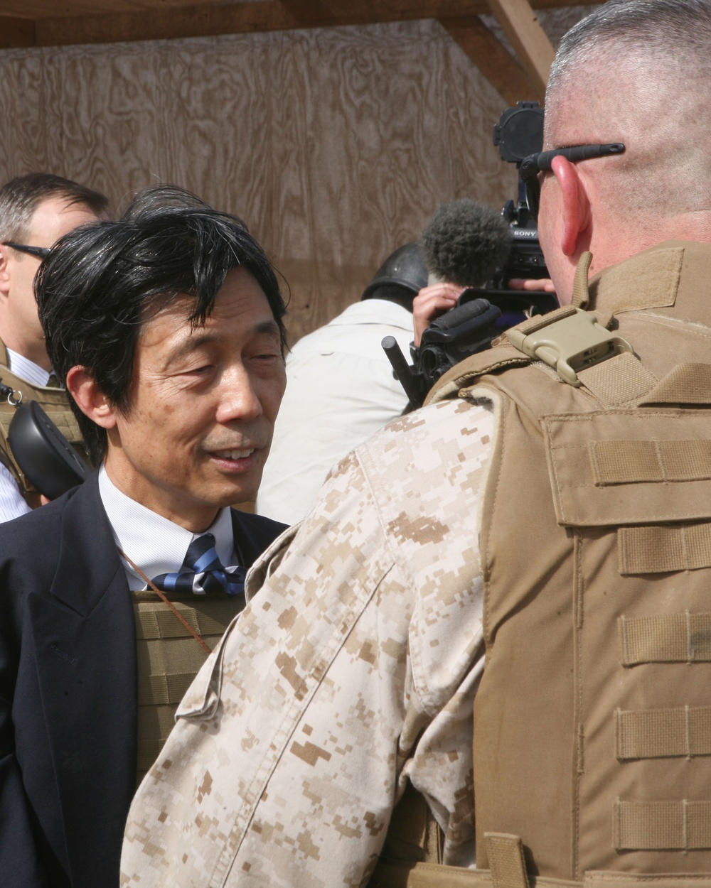 Japanese Ambassador to Iraq Tours Hospital