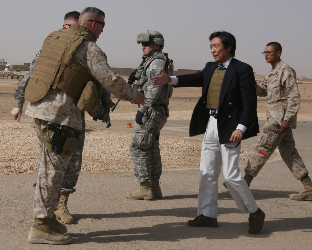 Japanese Ambassador to Iraq Tours Hospital